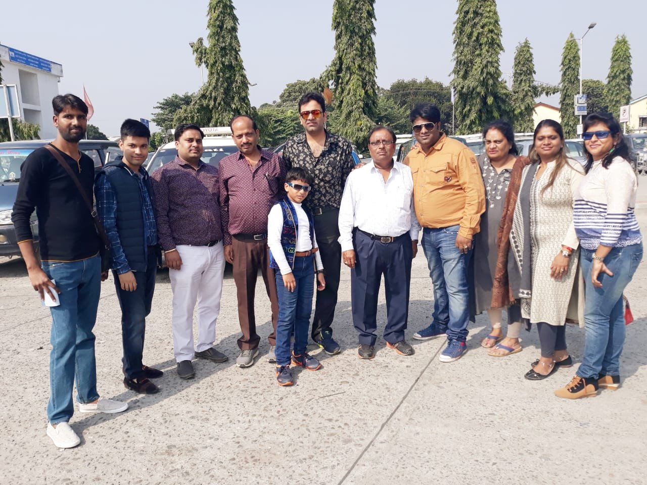 Group tour guests outside their hotel in Darjeeling